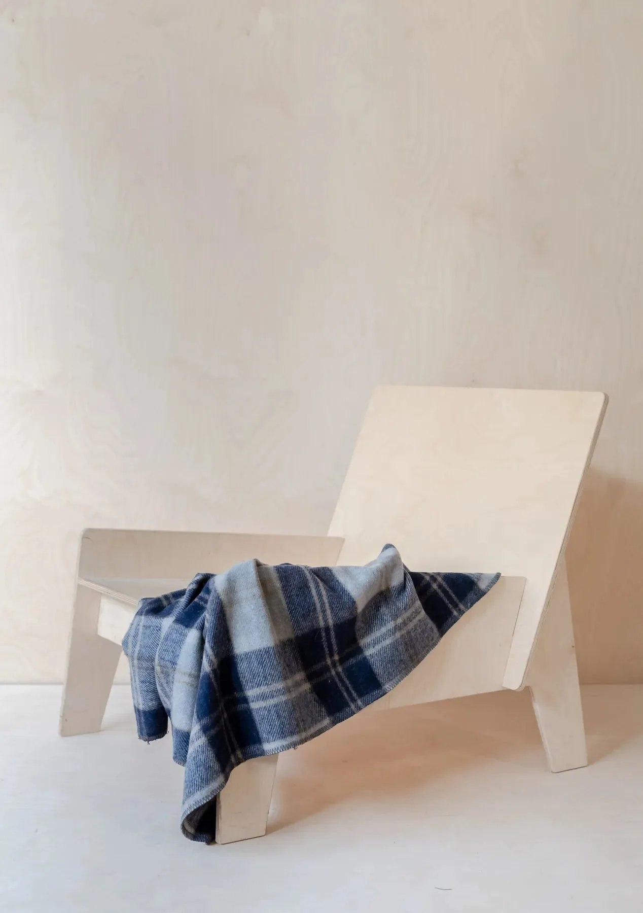 Recycled Wool Pet Blanket in Bannockbane Silver Tartan